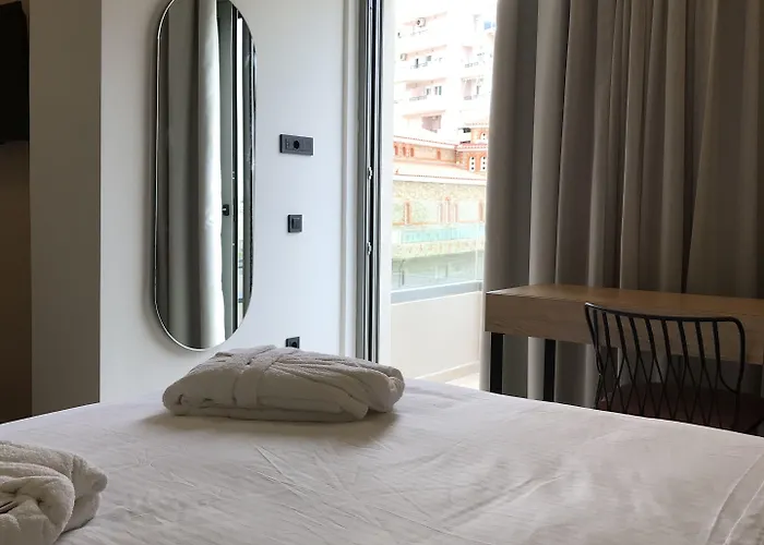 The & (adults Only) 罗希姆诺